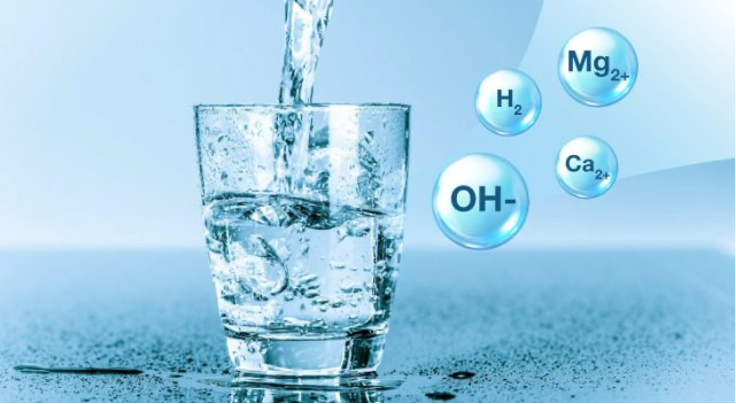 So sánh cấu trúc phân tử nước ion kiềm siêu nhỏ và nước thông thường